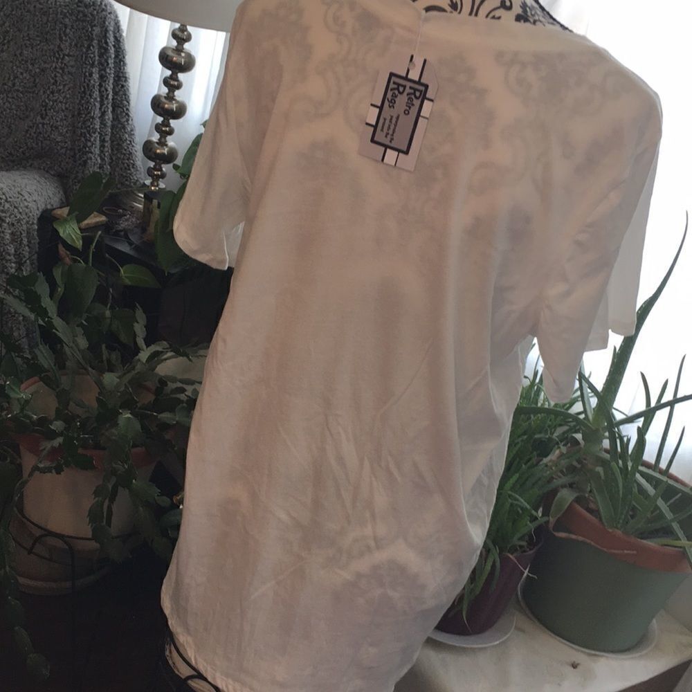 AMERICAN VIBES Tee - Picture 3 of 8
